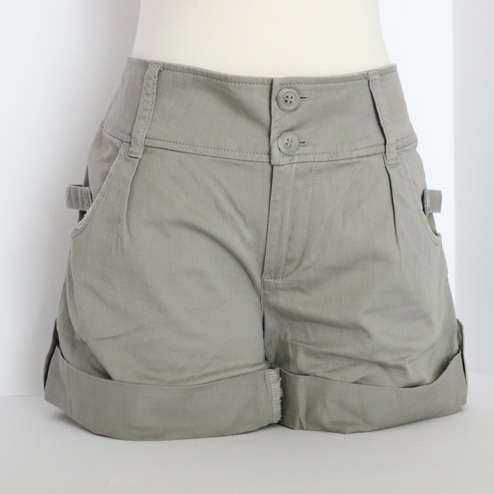 Alice + Olivia cuffed khaki cotton shorts